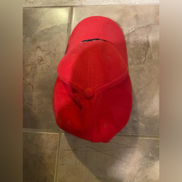 Red adidas baseball hat - Picture 5 of 9